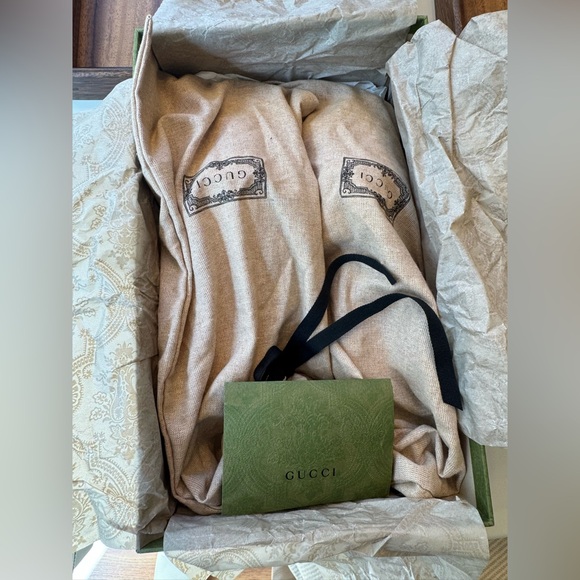 Authentic Gucci Sandals - Picture 7 of 16